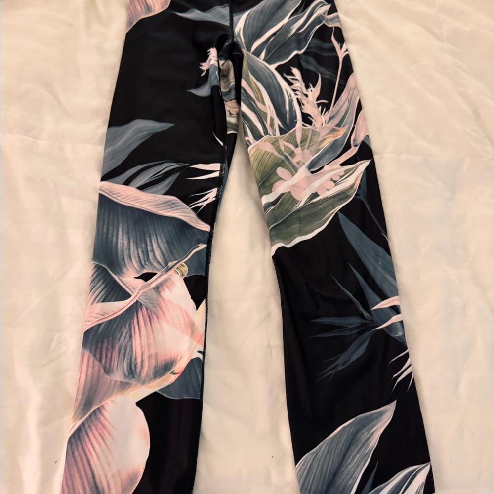 Carbon38 Tropical Leaf Leggings